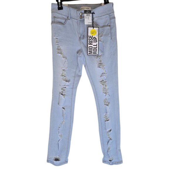 Almost Famous Mid Rise Distressed Light Wash Roll Up Skinny Jeans Size 7 Womens - Picture 3 of 6